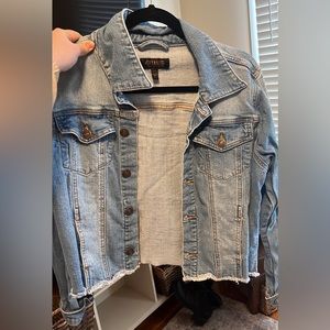 Cropped denim jacket